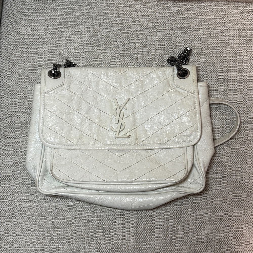 Saint Laurent Niki Medium Flap YSL Shoulder Bag in White‎ Crinkled Leather - Picture 3 of 16